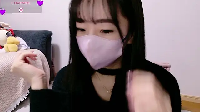 Snapshot of Rio_chan_ chatting on 11.28.25 Rio chan online show from 11.28.25