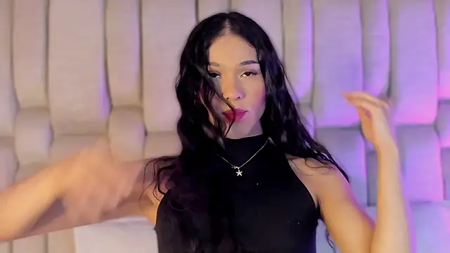 Isa Little Star online show from 03.13.26