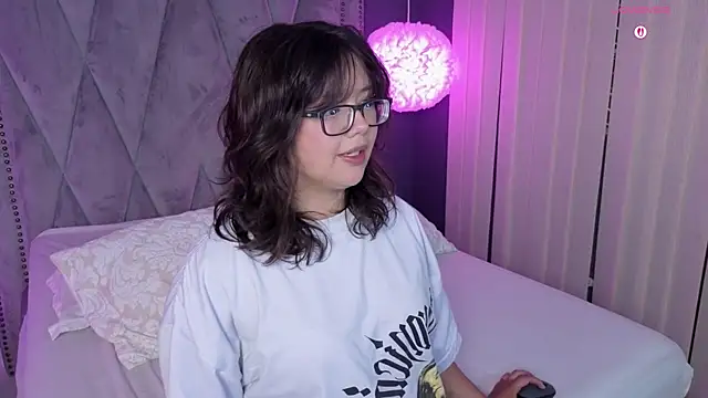 missy taylor  online show from 09.08.25