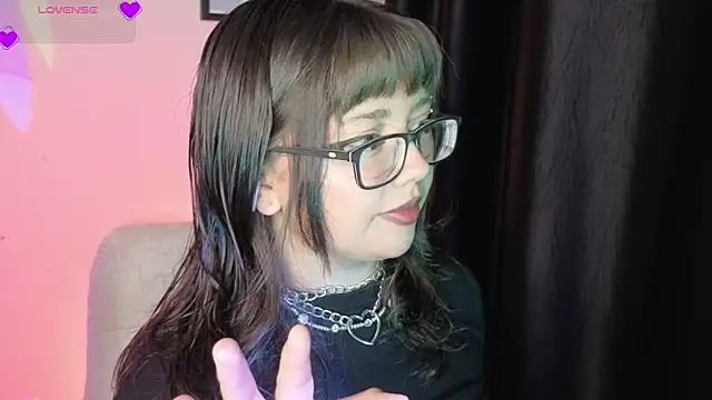 Snapshot of missy_taylor_ chatting on 12.20.25 missy taylor online show from 12.20.25