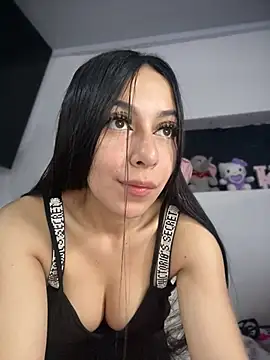 Snapshot of DulceMiia_ chatting on 05.22.26 DulceMiia online show from 05.22.26