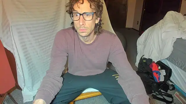 Snapshot of JamesCarvy chatting on 01.05.25 JamesCarvy online show from 01.05.25