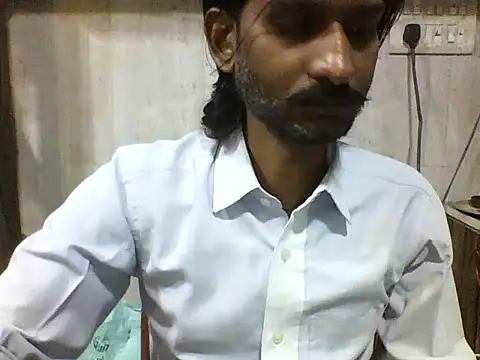 Snapshot of Desi_GfBf chatting on 10.27.25 Desi GfBf online show from 10.27.25