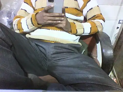 Snapshot of Desi_GfBf chatting on 02.13.26 Desi GfBf online show from 02.13.26