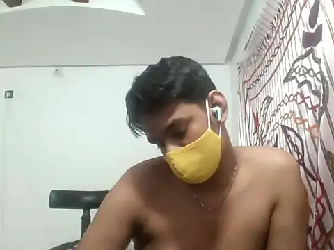 Snapshot of brownguy1234 chatting on 12.05.24 brownguy1234 online show from 12.05.24