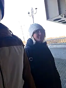 Snapshot of -Schweppes- chatting on 12.13.24 -Schweppes- online show from 12.13.24