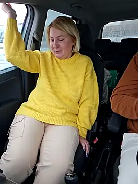 Snapshot of -Schweppes- chatting on 01.16.25 -Schweppes- online show from 01.16.25