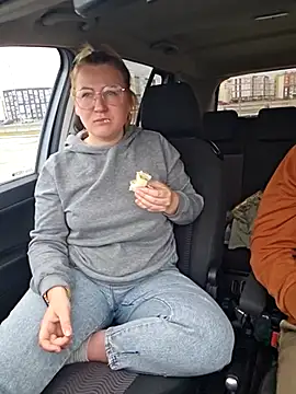 Snapshot of -Schweppes- chatting on 03.14.25 -Schweppes- online show from 03.14.25