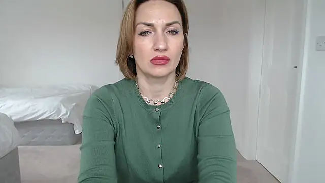 Mallinia online show from 03.16.25