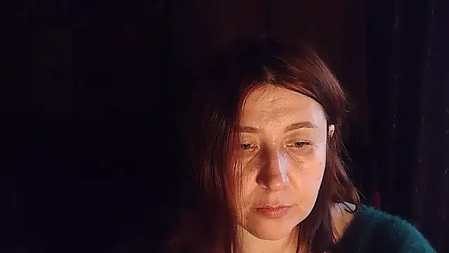 Snapshot of FiireTaliia chatting on 01.15.25 FiireTaliia online show from 01.15.25