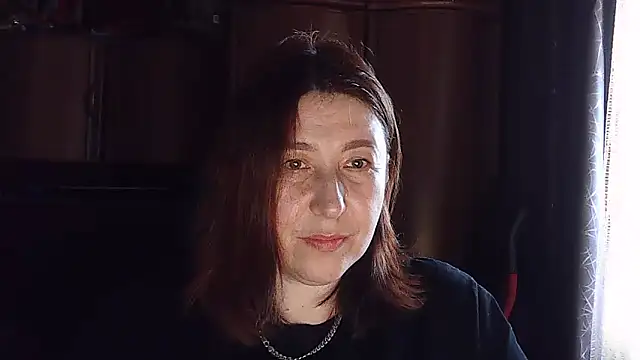 Snapshot of FiireTaliia chatting on 03.04.25 FiireTaliia online show from 03.04.25