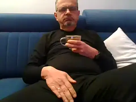 Snapshot of axecoman60 chatting on 02.17.25 axecoman60 online show from 02.17.25