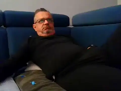 Snapshot of axecoman60 chatting on 02.20.25 axecoman60 online show from 02.20.25