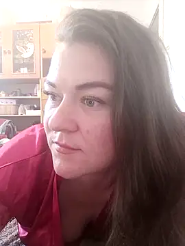 Snapshot of LunikaLunaX chatting on 06.15.26 LunikaLunaX online show from 06.15.26