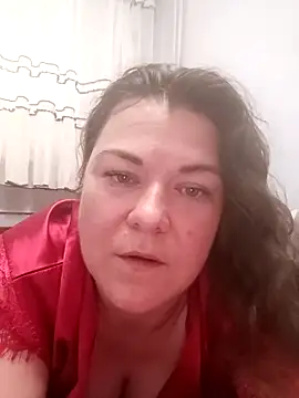 Snapshot of LunikaLunaX chatting on 06.21.26 LunikaLunaX online show from 06.21.26
