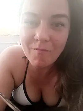 Snapshot of LunikaLunaX chatting on 06.27.26 LunikaLunaX online show from 06.27.26