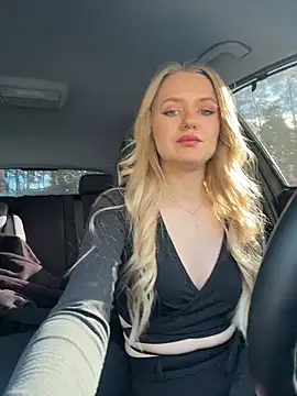 Snapshot of Devill_Angel_ chatting on 03.04.26 Devill Angel online show from 03.04.26