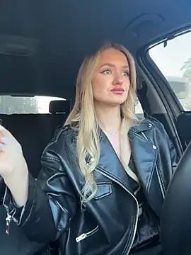 Snapshot of Devill_Angel_ chatting on 03.15.26 Devill Angel online show from 03.15.26