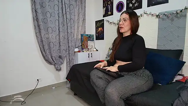 scarlett  morgan online show from 06.05.26