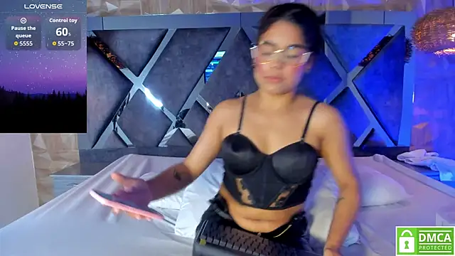 Rose Evans   online show from 12.04.25