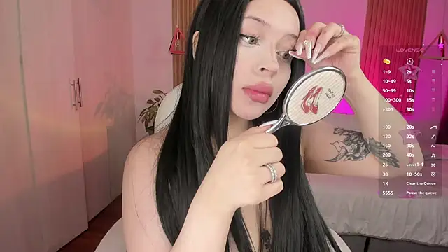 Snapshot of Kendall_Bunnyy chatting on 11.10.25 Kendall Bunnyy online show from 11.10.25