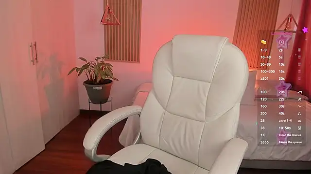 Snapshot of Kendall_Bunnyy chatting on 12.15.25 Kendall Bunnyy online show from 12.15.25