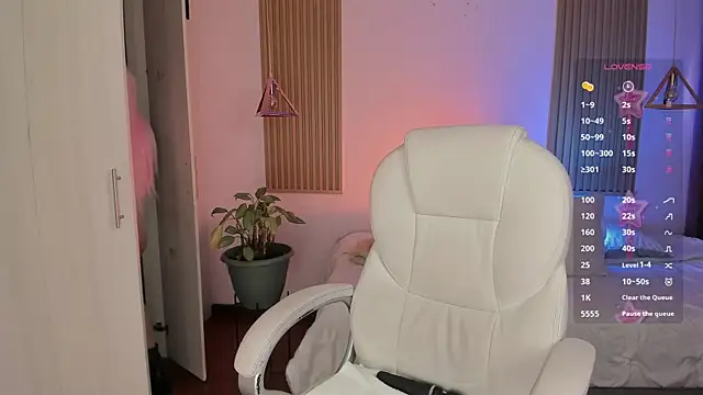 Snapshot of Kendall_Bunnyy chatting on 01.12.26 Kendall Bunnyy online show from 01.12.26