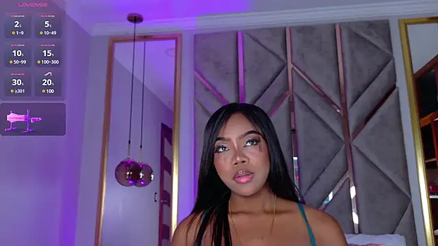 Snapshot of Lola_King chatting on 03.10.25 Lola King online show from 03.10.25
