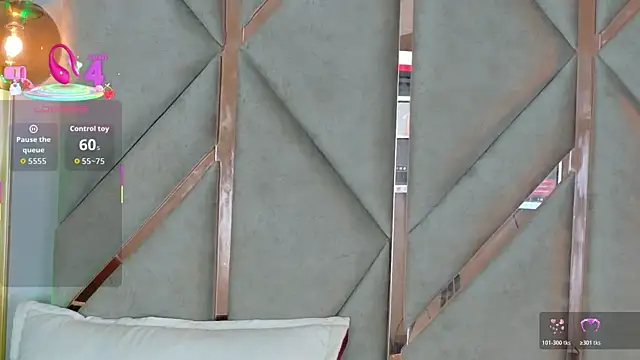 Snapshot of Lola_King chatting on 12.20.25 Lola King online show from 12.20.25