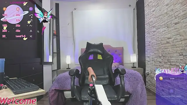 Snapshot of kitty_queen10 chatting on 12.14.25 kitty queen10 online show from 12.14.25