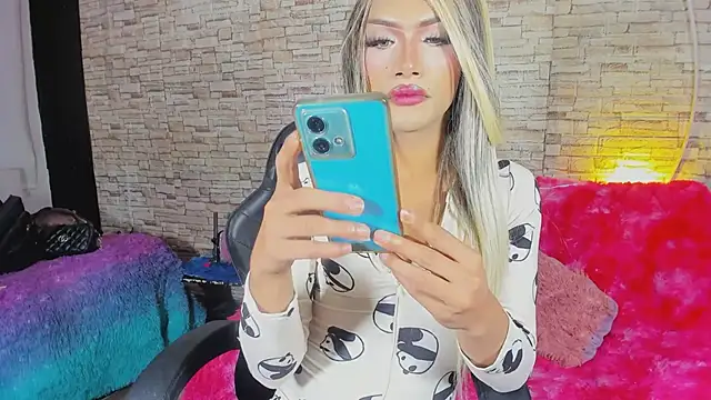 Snapshot of kitty_queen10 chatting on 02.20.26 kitty queen10 online show from 02.20.26