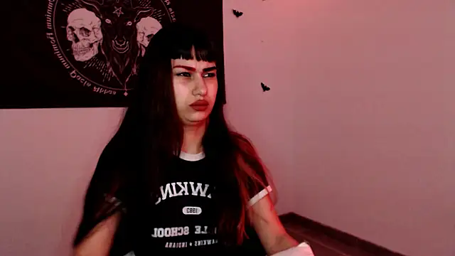 Snapshot of Little-Lucifer chatting on 11.04.25 Little-Lucifer online show from 11.04.25