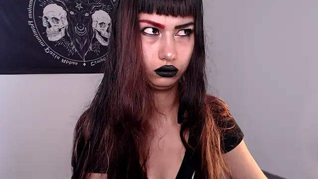 Snapshot of Little-Lucifer chatting on 11.06.25 Little-Lucifer online show from 11.06.25