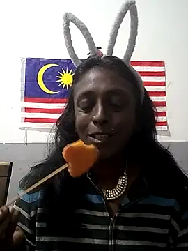 mamakarma1403 online show from 11.21.25