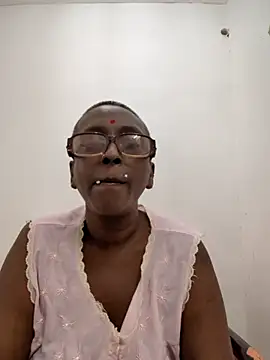 mamakarma1403 online show from 06.25.26