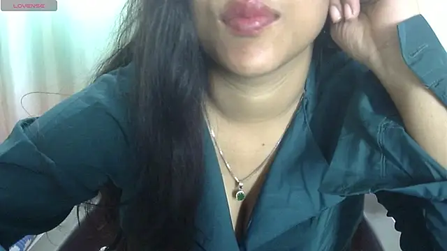 Snapshot of Preeti-Sexy chatting on 02.17.26 Preeti-Sexy online show from 02.17.26