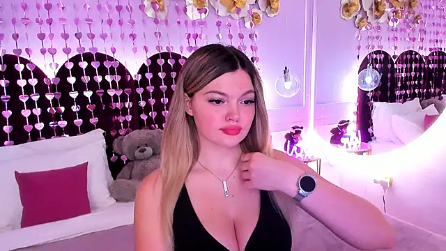 Snapshot of ZaraBloom chatting on 02.12.26 ZaraBloom online show from 02.12.26