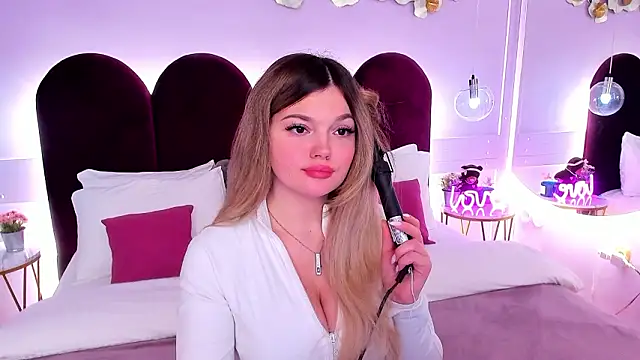 Snapshot of ZaraBloom chatting on 03.09.26 ZaraBloom online show from 03.09.26