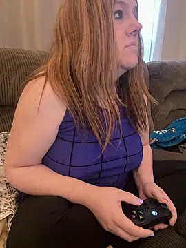 PuckBunny17 online show from 03.18.26