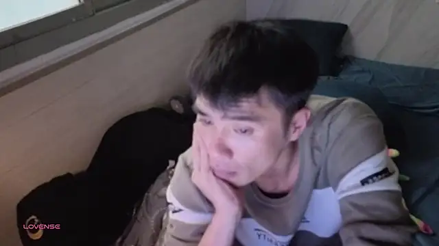 Snapshot of Big19Asia chatting on 11.29.25 Big19Asia online show from 11.29.25