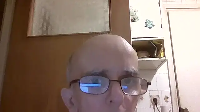 Snapshot of mariusica1@xh chatting on 07.12.26 mariusica1xh online show from 07.12.26