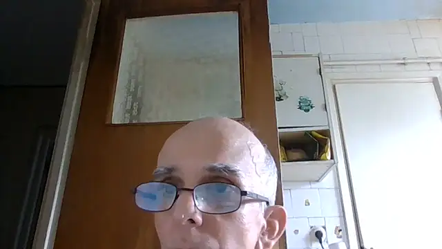 Snapshot of mariusica1@xh chatting on 07.17.26 mariusica1xh online show from 07.17.26