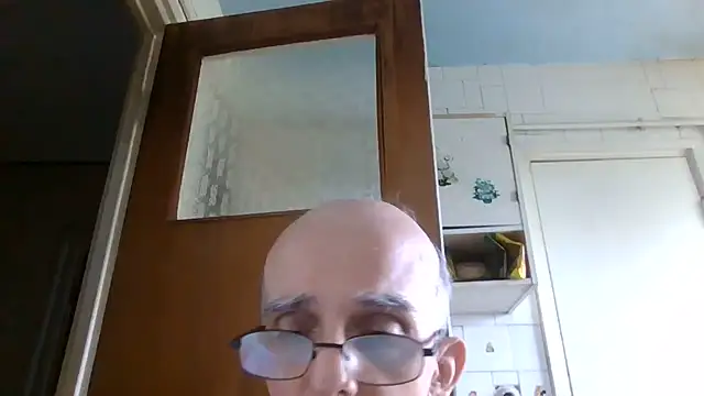 Snapshot of mariusica1@xh chatting on 07.19.26 mariusica1xh online show from 07.19.26