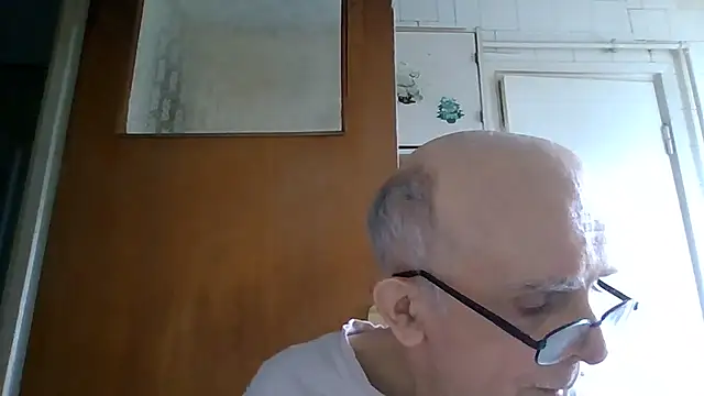 Snapshot of mariusica1@xh chatting on 07.25.26 mariusica1xh online show from 07.25.26