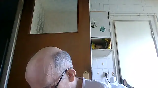 Snapshot of mariusica1@xh chatting on 07.27.26 mariusica1xh online show from 07.27.26