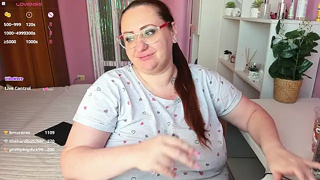 Snapshot of lovely_adelle chatting on 03.07.25 lovely adelle online show from 03.07.25