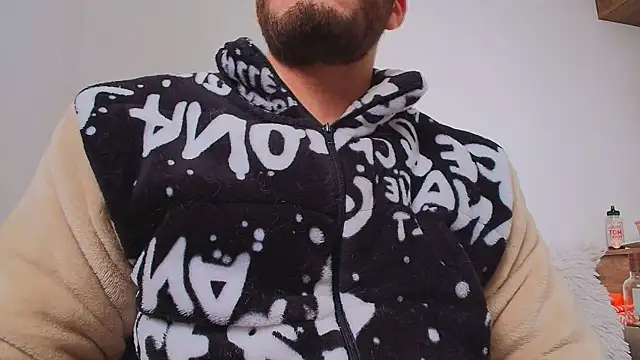 Snapshot of thomas_gun chatting on 02.24.26 thomas gun online show from 02.24.26