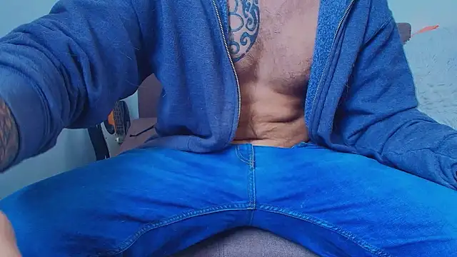 Snapshot of thomas_gun chatting on 03.06.26 thomas gun online show from 03.06.26