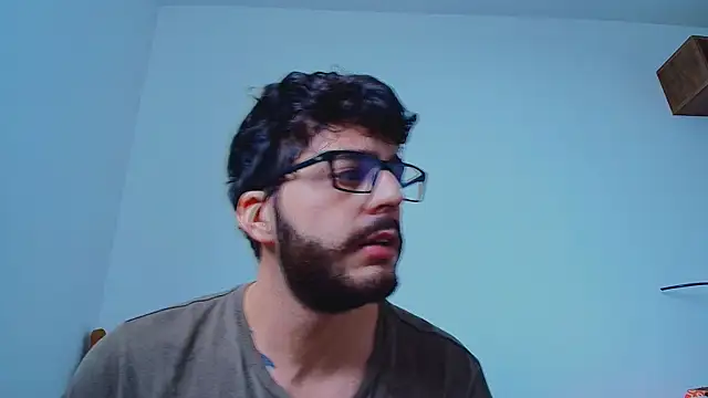 Snapshot of thomas_gun chatting on 03.08.26 thomas gun online show from 03.08.26