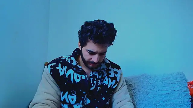 Snapshot of thomas_gun chatting on 03.09.26 thomas gun online show from 03.09.26